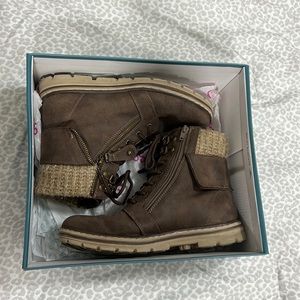 Cliff boots